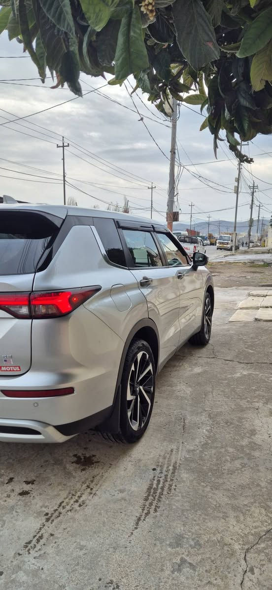 سلام عليكم،اوتلاندر موديل ٢٠٢٢ بوستةك بوند كةل نيف دعامي سبغة بئ داخلي بشةرت  بةرةشوت سيستةم كئر و مكينة شةرت ٨٥ هزار كم يا جوي سعر ٢١٥ واتساب *********** زاخو, دهوك
