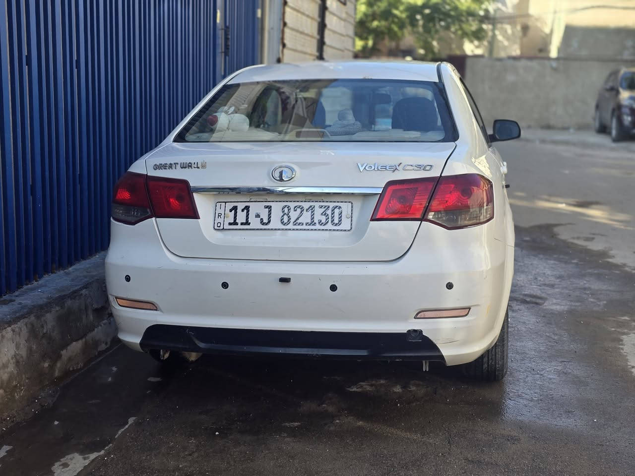 سلام عليكم على بركة الله للبيع سيارة گريت وويل فولكس
موديل ٢٠١١
رقم انكليزي
كير عادي
سنوية بسمي
مشروع وطني 
تخم تاير جديد
بيه طخة من الباب الخلفي
جاهزة
حدادة
مكينة كير مكفولة
كهربائيات
سنتر لوك
مكاني بغداد الجوادين
***********
