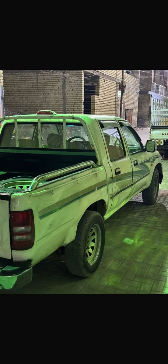 بيكم دير موديل 2006 رقم بغداد سعر 22 وبيها  مجال شي بصيط مكينة وكير وكسل شواصي مكفولة مكان سياره بغداد البنوك واي ستفسار اني حاضر وهاذا رقمي 
 ***********
