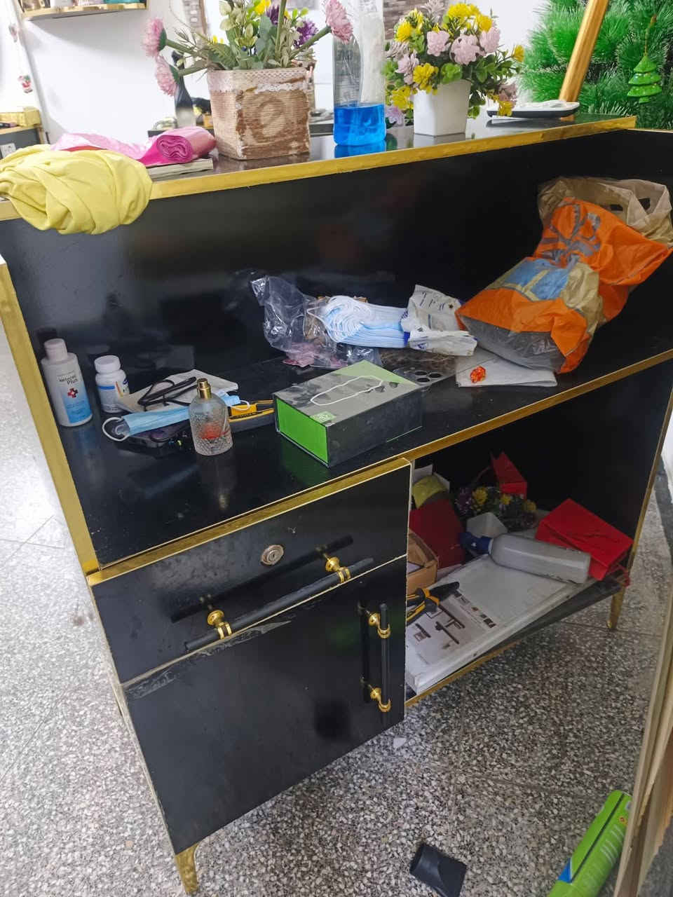 الرف سعره 15 قفل الرسبشن نضيف كلش السعر 90 يوجد توصيل


**إذا كنت صاحب هذا الإعلان وتريد حذفه لأي سبب، رجاءا أرسل رسالة إلى الدعم الفني**
