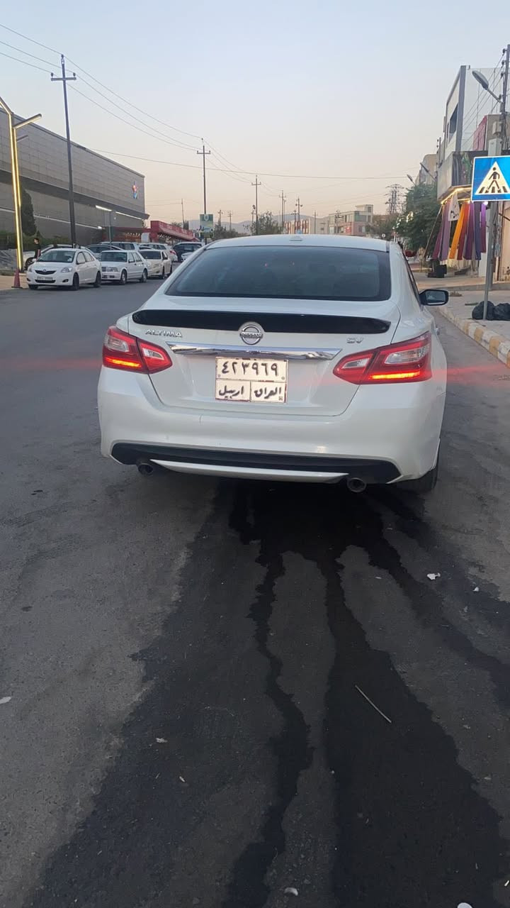 السلام عليكم 
التيما 2016 لون ابيض مواصفات SV 
رقم اربيل سنوية منتهية شرط تحويل وكالة 
بيها بنيد وجاملغ  مصبوغ و2 باب تبديل نفس الون بلادي  اثر حادث دراجة سيارة كلش حلوة كير ومحرك بشرط دهن كير جديد اليوم بدلتة تخم تاير جديد باتري جديد السيارة جاهزة من كلشي 
مكان السيارة سليمانية 
للاستفسار وات ساب 
*********** 
السعر 122
بيها مجال حك الجية
