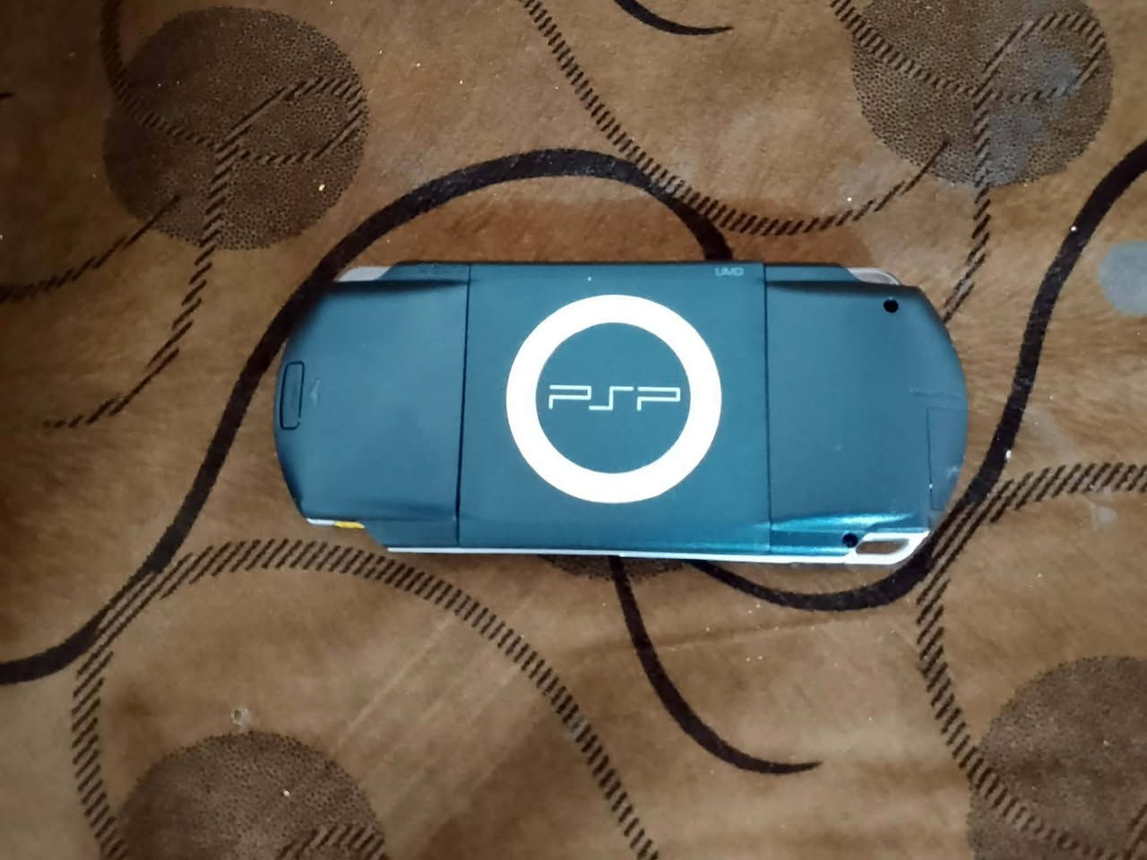 PSP كامل 
مكاني مدينة الصدر 
السعر 75
رام 16 بي 25 لعبة 
رقمي ***********
