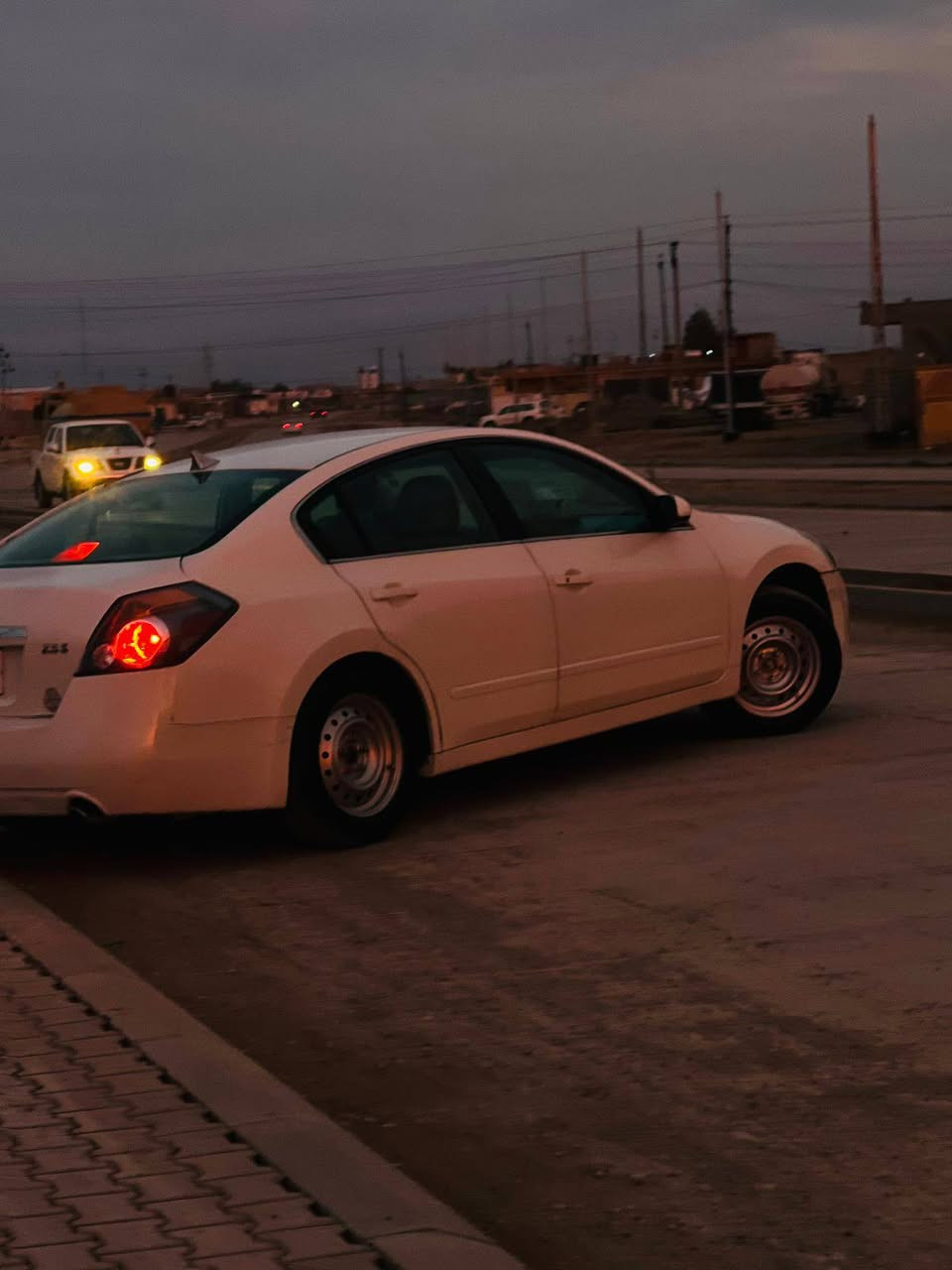 السلام عليكم
نيسان التيما 2009خليجي  رقم بغداد
 سنويه تنتهي 2029/11/2
كير ومحرك مكفول
تبريد تدفئه فول
 بيهاا صبغ اربع قطع اثر شخوط
سيارة بسمي شرط التحويل
السعر 90وبيهاا مجال
مكاني ديالى/جلولاء 
***********
