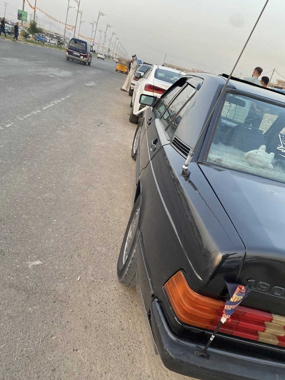 السلام عليكم مارسدس  ١٩٠ 
مكينة ونجي 
تخم تاير جديد 
باتري جديد 
صدر جديد 
كهربائيات ١٠٠/٧٠
بيهة تنقيص شوية 
تبريد شغال بس ألفان واكف 
واسط قضاء الصويرة 
***********
السعر ٤٥بيهة مجال قليل
