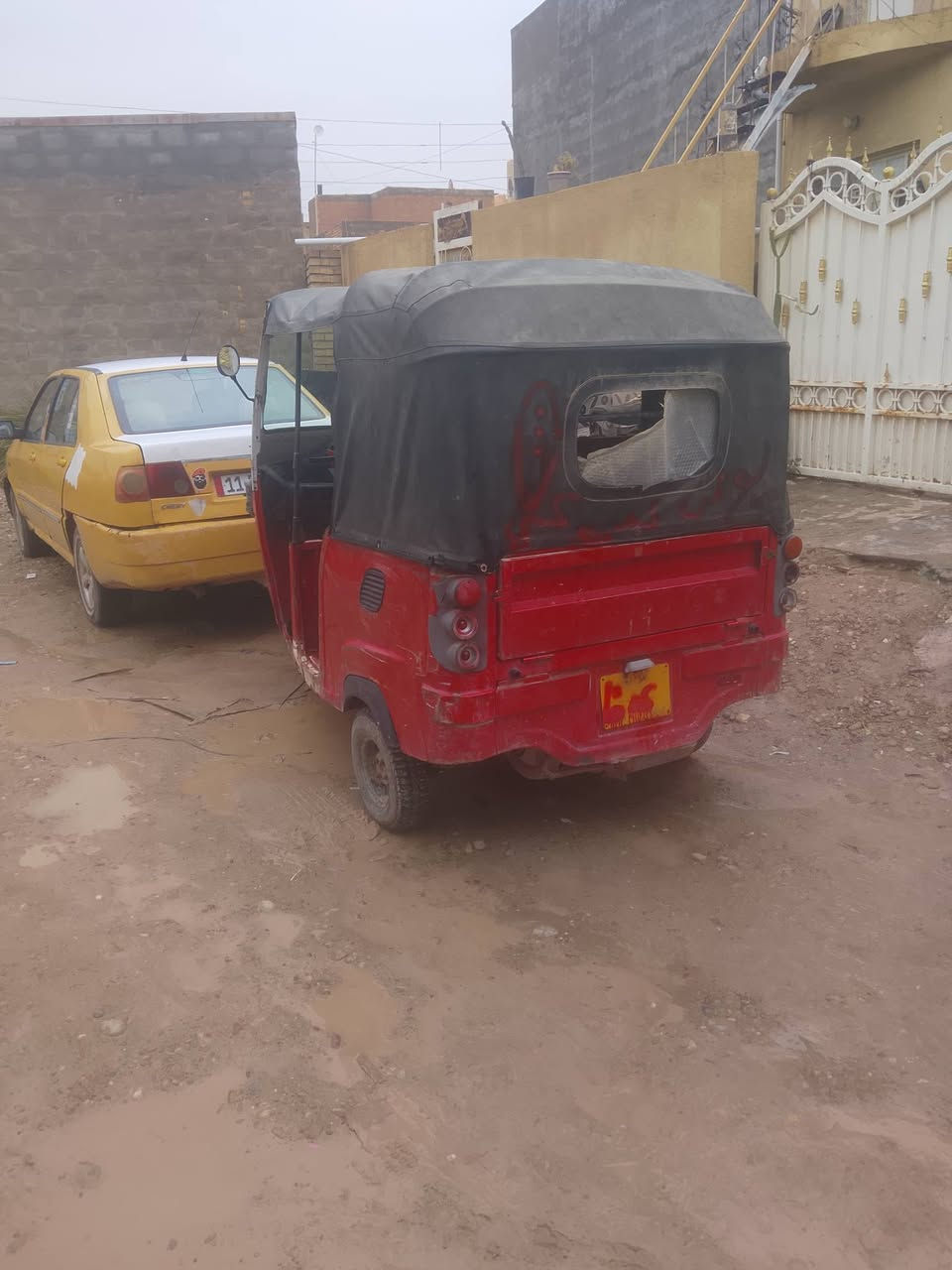 تكتك بياجو موديل 18للبيع اوارقه ضايعه مكانه بغداد قرب الجزيره سياحيه 900وبيه ماجال ***********
