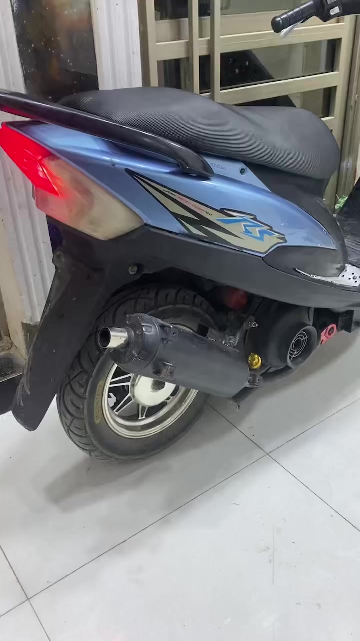 سلام عليكم ماكس عدله للبيع او مراوس بمنغولي الدراجه خير من الله نگره سلف كهرباىياتها كلها شغاله  اشاير بك لايت كلوب كدام هورن كله شغال مكينتها ٤٩ بلادي الدراجه ما ناقصها شي بيها وياله ودبلات وقطره وشيال واشاير كدام تزويد هندر وسلف شغالات ما ناقصها شي السعر ٦٥٠ وبيها مجال للطيبين مكاني مغربه هاذ رقمي*********** موجود واتساب وخاص
