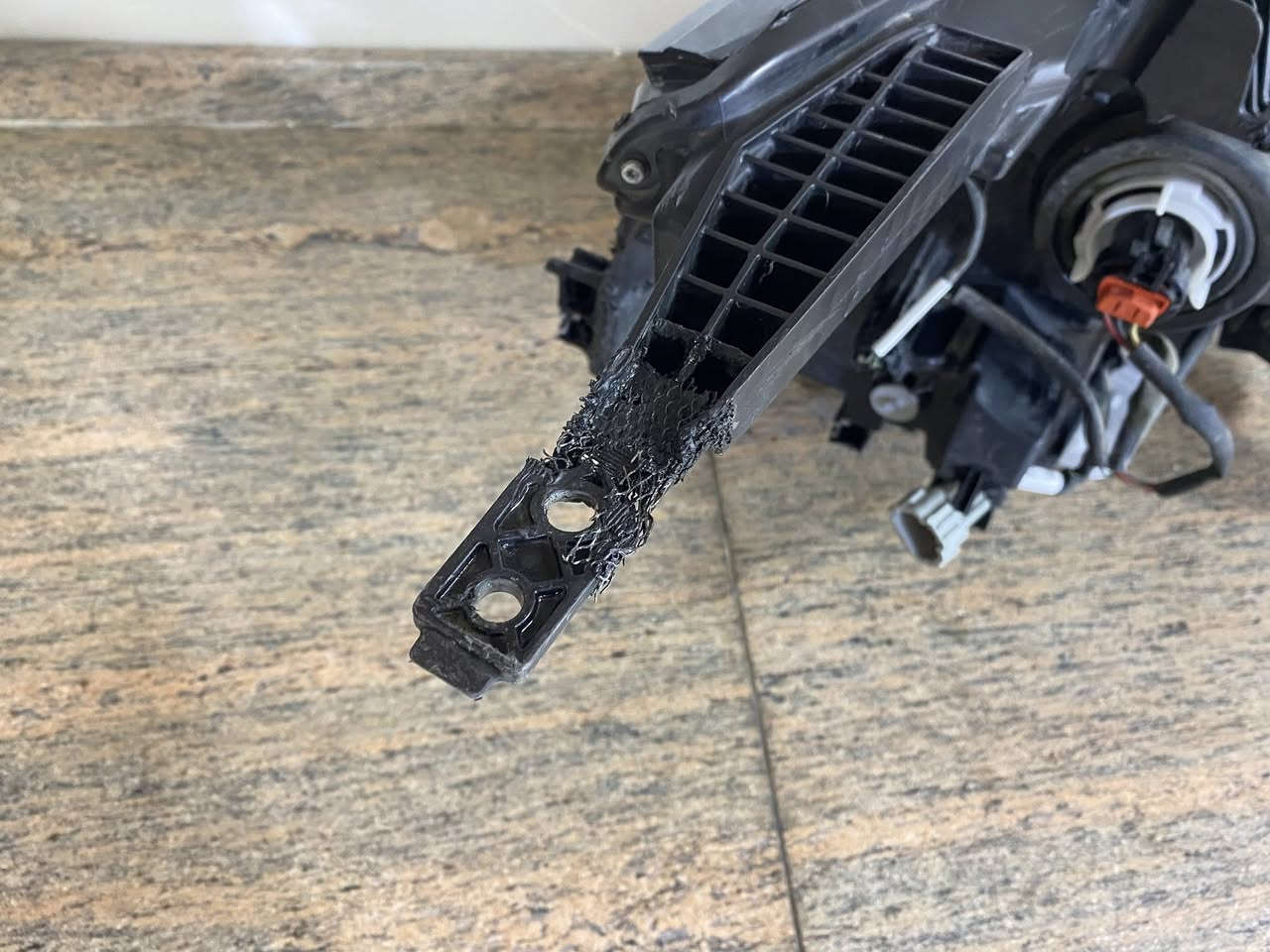 السلام عليكم من رخصة الادمن للبيع 
رادار امامي و زوج 
لايتات فرونتير موديل 2022 2023 2024 2025 مالات سيارتي واحد كلش نظيف وثاني بي كسور وصلحتهن جنت شادهم ع سيارتي بس بدلتهن مال برو 
للاستفسار مكانهن الانبار الرمادي وموجود توصيل 
***********
