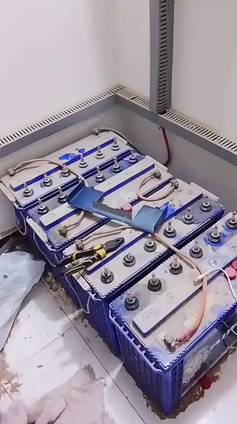 بعد سنتين ويا بطاريات تيوبلر تم التحويل على الليثيوم


**إذا كنت صاحب هذا الإعلان وتريد حذفه لأي سبب، رجاءا أرسل رسالة إلى الدعم الفني**