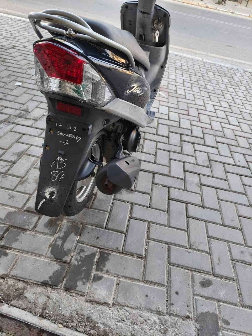 دراجة ماكس حاوية فول نضافة مكفولة من كلشي وين ما يعجبك افحص السعر 900 الف مجال بسيط
***********
