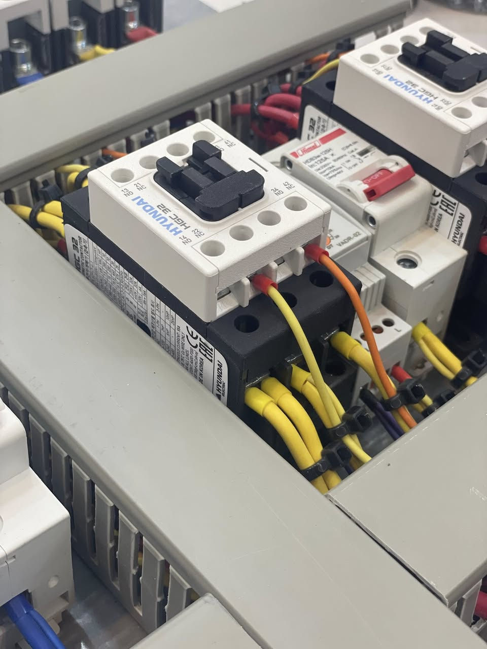 كهربائي بيوت داخل الناصرية ***********
