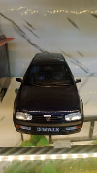 متوفر • للبيع • حجم ١على١٨