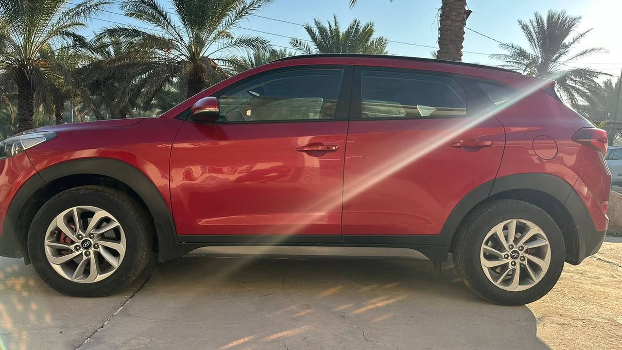 توسان 2017
فول مواصفات خليجي محرك دوش 2000
بيها 5 قطع باب وجاملغ الصدر تبديل والباقي صبغ
ماشيه 162 الف
رقم قادسية
محرك وكير كفاله عامه 
بدون دواخل 
132 وبيه مجال بسيط
***********
