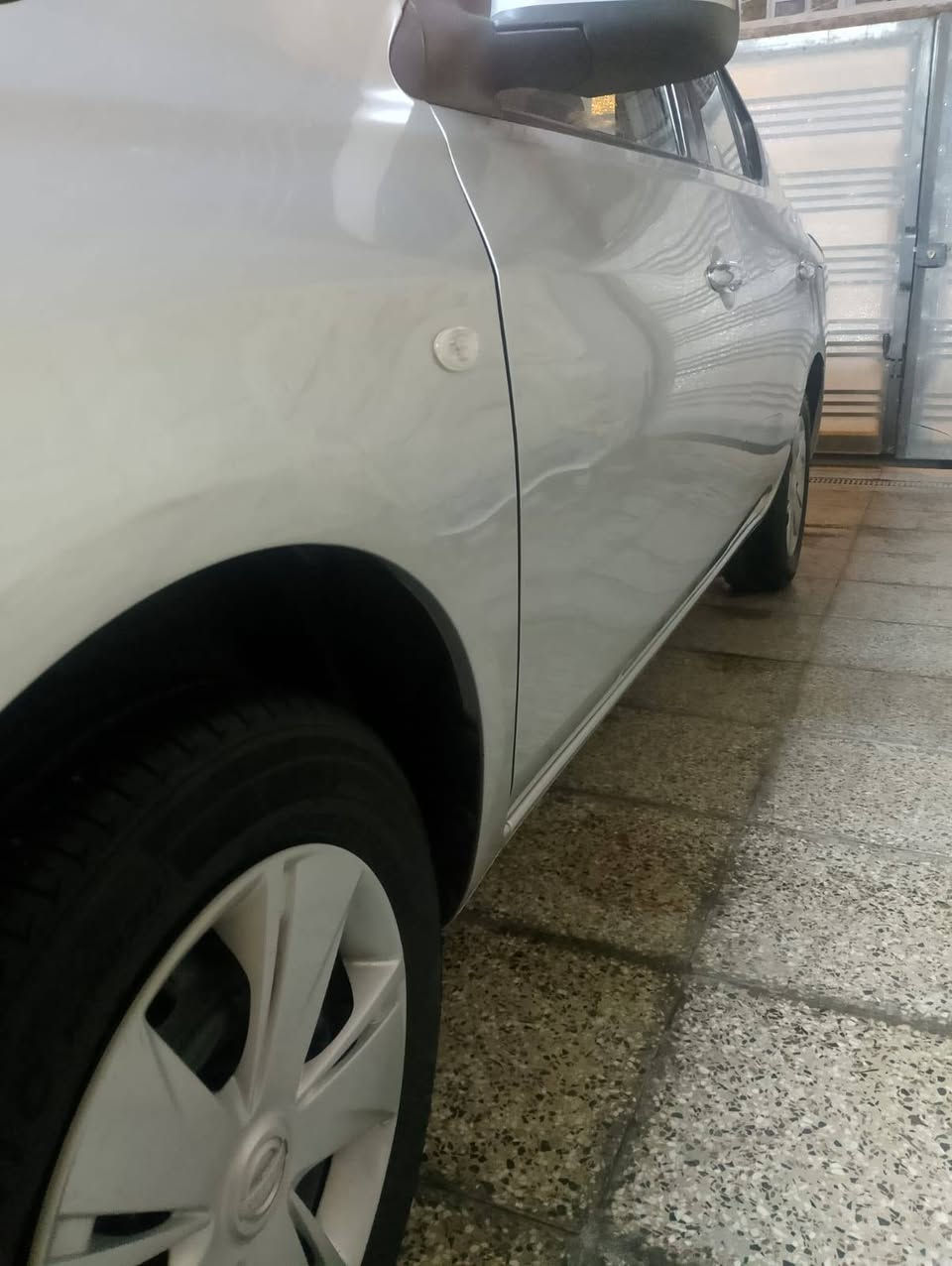 السلام عليكم 
للبيع نيسان سني 2019لون رصاصي
هندي ابو الأبليته الزركه 
رقم سليمانيا الدولي الأنكليزي 21 
استلام شركة السور العراق 
السياره مكفوله كفاله عامه من الضربه والصبغ
السياره بعده كله على وضع الشركه ما مبدل بيه اي شي
الكير والمحرك مكفولات 
تبريد تدفئه كله شغال 
صدر امامي خلفي جديد تخم تايرات  
السياره جاهزه وبدون مصرف وسونارها مع الصور 
ومواصفاته مال السني المعروفه نص فول 
السياره بغداد حي الجهاد والوكيل موجود شرط التحويل   السعر ١١٠$ 
***********
