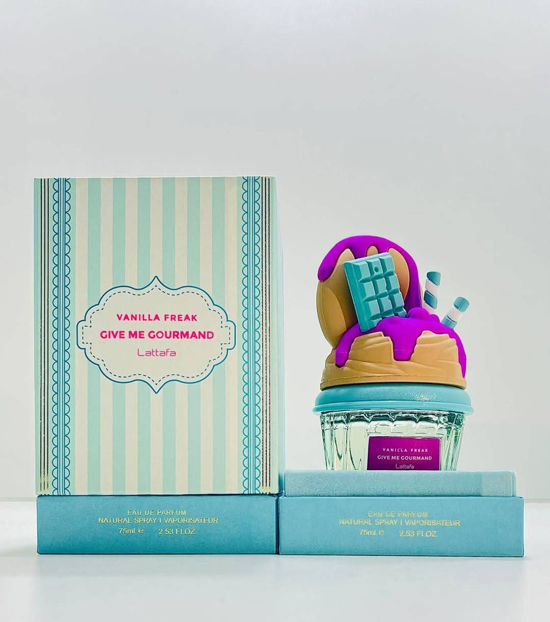 من دار Lattafa، يجمع بين الفخامة والأنوثة والدفء بطريقة تخليك تعشق الرائحة من أول رشة 😍

🌸 النوتات العطرية:
 • المقدمة: شوكولاتة بالحليب، سكر محروق، ولمسة من الكراميل 🍫🍯
 • القلب: فانيلا غنية وكريمية ممزوجة بجوز الهند والفواكه الدافئة 🥥🍓
 • القاعدة: مسك أبيض، أخشاب ناعمة، ولمسة بودرية أنثوية تبقى لساعات طويلة 🤍

💖 الإحساس بالعطر:

رائحة دافئة، حلوة، وغنية تشبه رائحة الآيس كريم بالفانيلا والشوكولاتة 🍨
تخلي كل من حواليك يسأل شنو هالعطر الفخم واللطيف بنفس الوقت!
مناسب جداً للأيام الباردة، السهرات، والدوام ❤️

قطعة / 22
قطعتين / 39
اذا منتج ثاني ويا :
قطعة / 17


**إذا كنت صاحب هذا الإعلان وتريد حذفه لأي سبب، رجاءا أرسل رسالة إلى الدعم الفني**