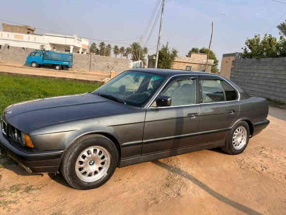 سلام عليكم بيم البيع مديل 1990رقم صلاح الدين الماني شرط التحويل محرك وكير شرط محرك مسكر 28 كير اوتمتيك كهربائية تخم تاير جديد وصدر جديد وترايه البصره وكهرايات كله شقال السيارة احله من الصوره السعر 57وبيه مجال الطيبين مكانك الرمادي رقم الهاتف/***********
