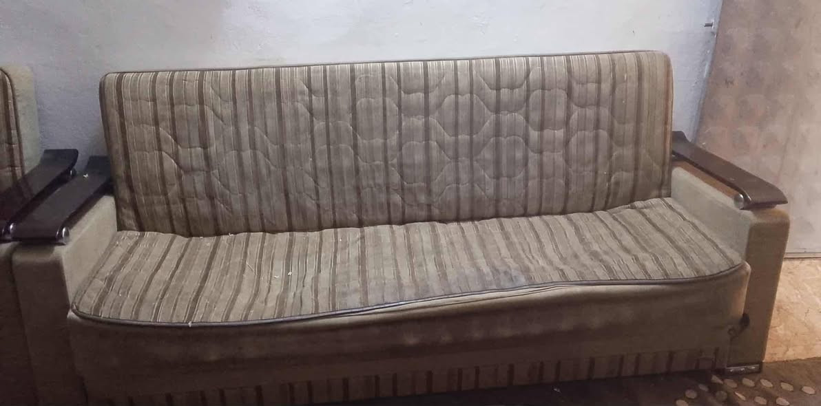 نص تخم للبيع
٤ كراسي  وقنفه
٧ مقاعد السعر ٨٠بي مجال
العنوان الحكيم


**إذا كنت صاحب هذا الإعلان وتريد حذفه لأي سبب، رجاءا أرسل رسالة إلى الدعم الفني**