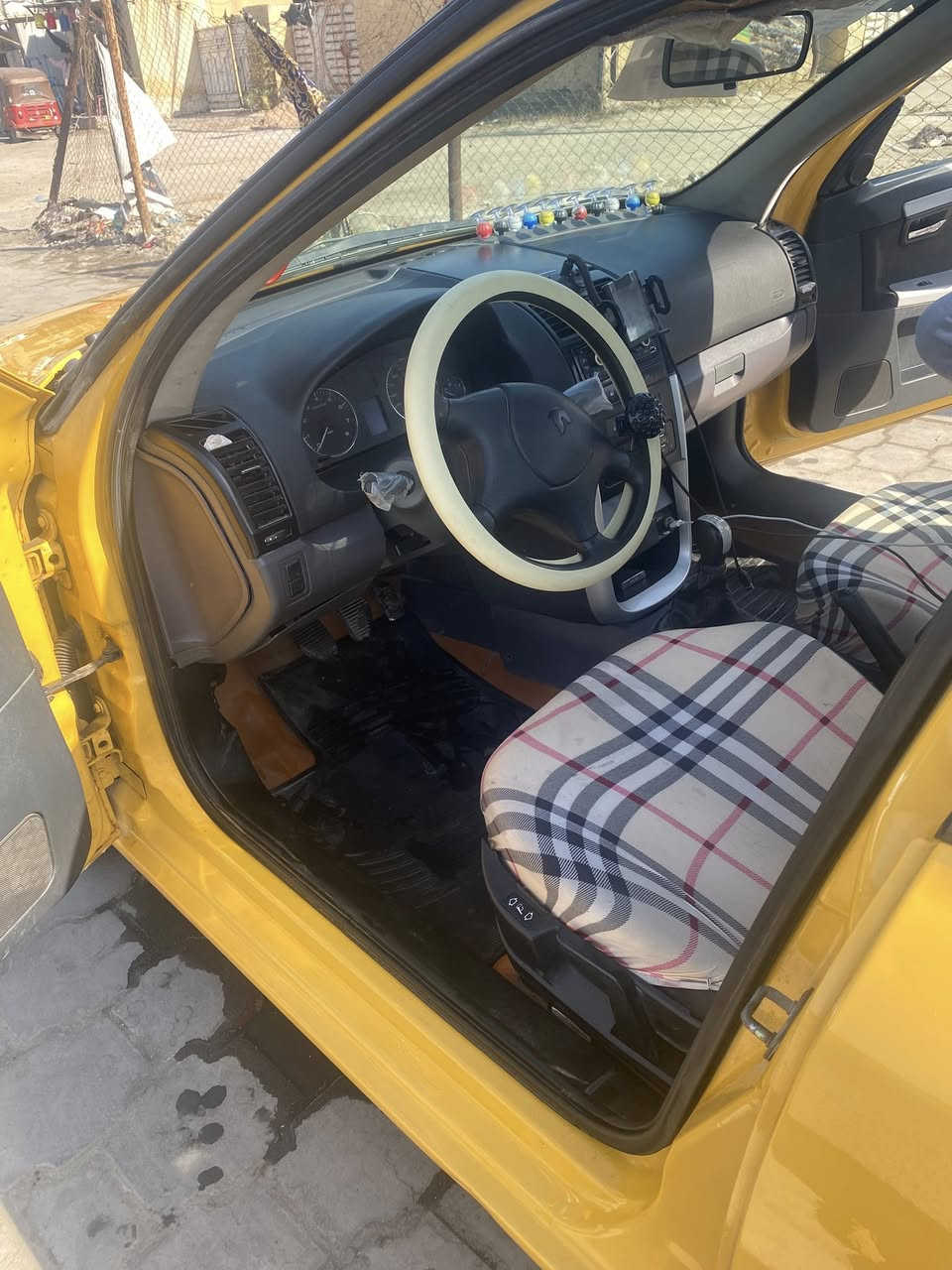 سمند ٢٠١٧
محرك وكير مكفوله
رقم بغداد جديد
مصفره هيئه وغرامات
بيهه بارد على كد شبر بلبنيد والباقي مكفول 
باسمي مكانه بغداد حي اور
السعر ٦٠ وبيهه مجال بسيط
رقم ***********
