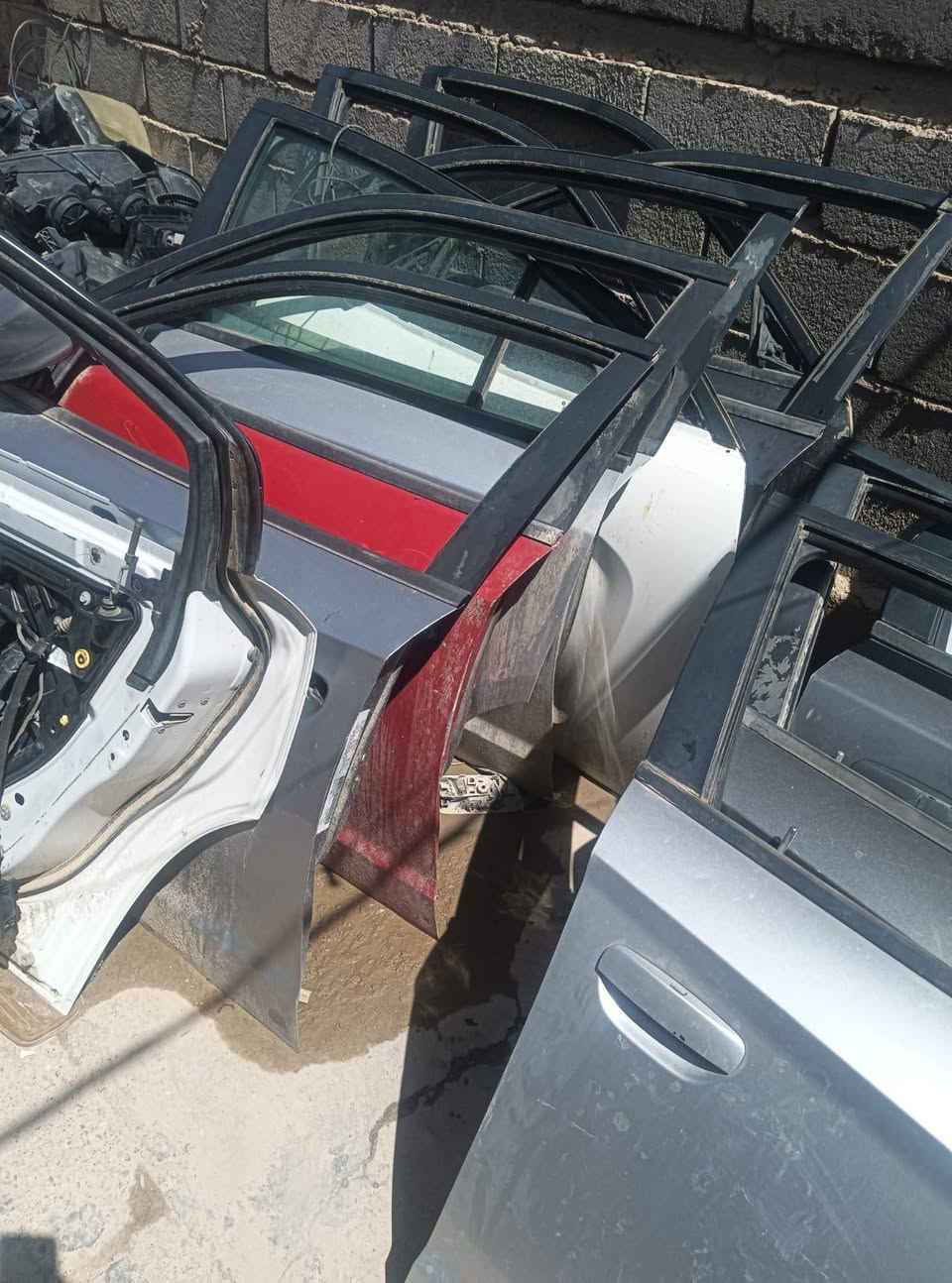 السلام عليكم عندي ادوات احتياطية جديدة وتفصيخ جارجر وأوباما كلشي موجود عدنا محل عزلناه ونريد نبيع الغراض وأسعار مناسبة مكانهم بالبصرة  ***********
