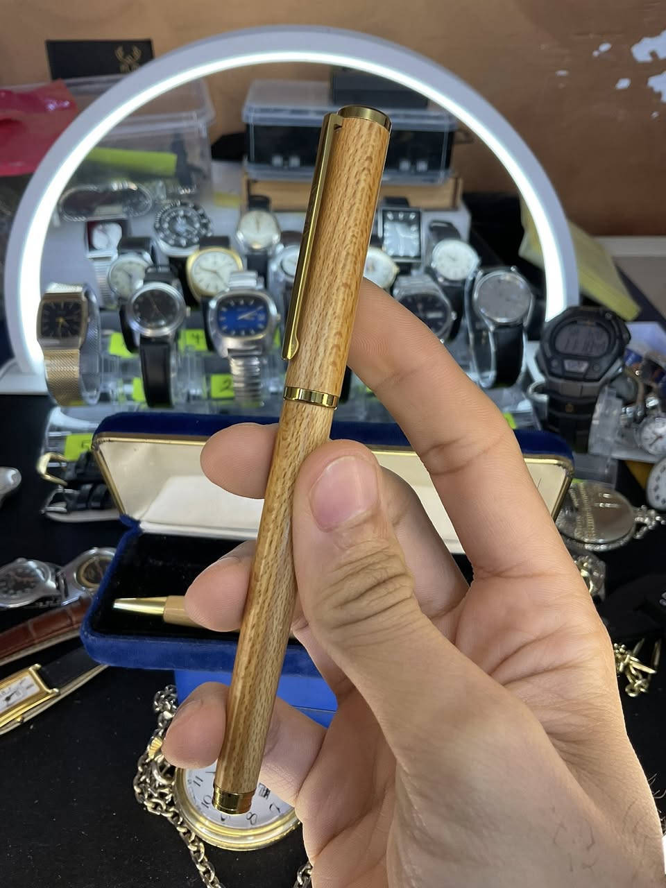 قلمين واحد الماني والثاني ماعرف شنو مع العبله  ثنينهم 100$ مع التوصيل


**إذا كنت صاحب هذا الإعلان وتريد حذفه لأي سبب، رجاءا أرسل رسالة إلى الدعم الفني**