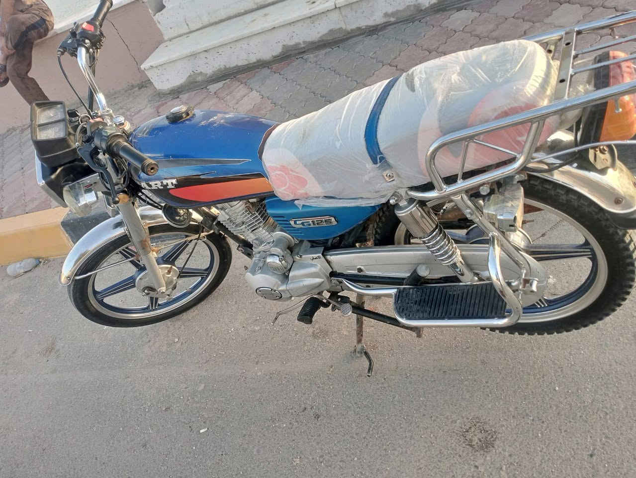 سلام عليكم دراجه بارت للبيع مديل 23اوراق اصولي دراجه مفتوحه بوشه دراجه خير من الله كل نقص مابيها سعر (800) بيها مجال قليل 
***********
