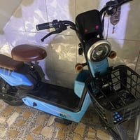 دراجة شحن • تاير أمامي مخلوع • خلفي مكسور