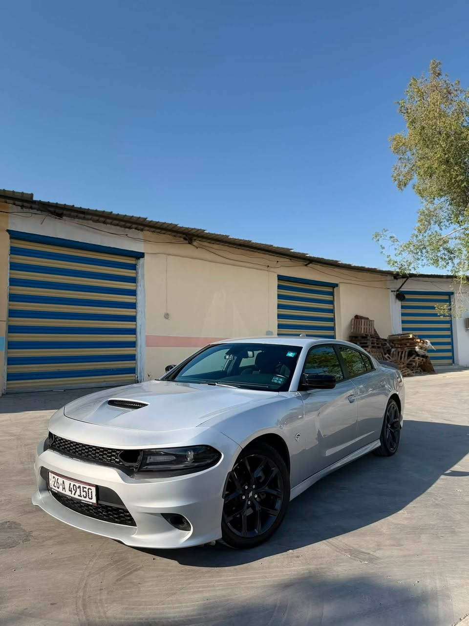 سلام عليكم
جارجر GT 2023 
رقم السيارة صلاح الدين مشروع وطني تحويل ب اي محافضة 
ماشية 47 الف 
شاشة كبيرة 
سوبر تراك
حساس خلفي
نقاط عمياء
كامرة خلفية 
سماعات الباين 
ويل حجم 20
وباقي مواصفات الجيتي
بدي كت srt بلادي
حادث جاملغ وبنيد 
مكان السيارة بغداد الكاظمية جكوك 
السعر 195 وبيهة مجال🔥🔥
***********

