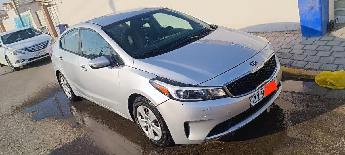 السلام عليكم 
فورتي ١٨ 
مواصفات عاديه 
مكينه ٢٠٠٠ دوش 
كير مكينه تبريد كفاله 
ماشيه ٨٦ ميل 
السياره حلوه مال جناي 
حادثها موضح بالصور 
*********** 
متواجد واتساب واتصال وسعرها مناسب ان شاءالله
