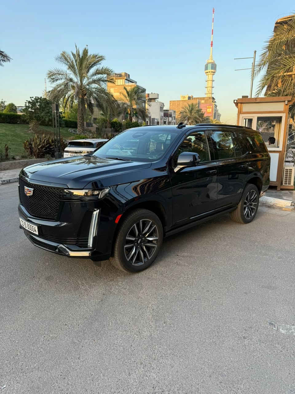 للبيع 🚘
كاديلاك اسكاليد 2021

طلب خاص – وكالة منصور اسبيرسو

🔹 اللون: كحلي على سواد (الوحيده بهذا اللون من وكالة المنصور)

🔹 ممشى: 73,000 كم فقط

🔹 فول مواصفات (اسبيرسو طلب خاص)

🔹 كشنات أمامية مع خاصية المساج

🔹 صيانة وكالة منتظمة وكاملة

🔹 جهاز فصل 4 سلندر لتوفير الوقود

🔹 السيارة بحالة ممتازة جداً ولا تحتاج أي مصروف

المواصفات:

✅ سقف بانوراما

✅ شاشات خلفية للركاب

✅ ثلاجة وكالة

✅ أبواب شفط

✅ تشغيل ودخول ذكي (بصمة)

✅ كاميرات 360 درجة

✅ سونار أمامي وخلفي

✅ رادار وأنظمة أمان متقدمة

✅ مثبت سرعة ذكي

✅ نظام Super Cruise

✅ تبريد وتدفئة للمقاعد الأمامية والخلفية

✅ نظام صوت AKG الفاخر

✅ شاشة عدادات وشاشة وسطية كبيرة

✅ جنوط وكالة

✅ داخلية وكالة نظيفة جداً

وبعد مواصفات هواي متنذكر

ملاحظة:

يوجد ضربة سابقة بباب الخلف جهة الصدر وتم إصلاحها بالوكالة بشكل احترافي، وجميع صور السونار والتفاصيل متوفرة للجادين.

السيارة استخدام شخصي، بحالة ممتازة جداً، وما ناقصها أي شيء نهائياً، جاهزة للفحص بأي مكان.

للجادين فقط

السعر ٦١ الف دولار بدون الرقم اذا تريد الرقم نتفق عليه وبيها مجال
للاستفسار ***********
