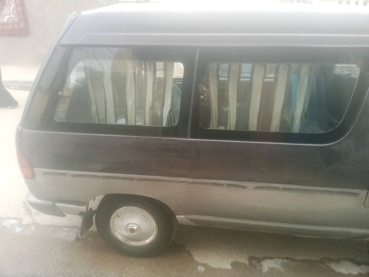 السلام عليكم سياره فاره للبيع كير ومكينه وتخم تاير جدد السعر 28 وبيه مجال الاتصال ***********
