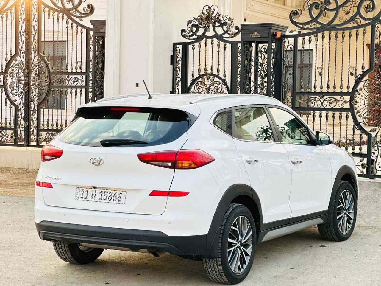 🚘 توسان 2020 خليجي
✔️ سيارة بدون ضربة وبدون صبغ
✔️ بيها 7 طلقات مكحّلات (غير واضحة وممبينات)
✔️ سيارة نظيفة جداً وجاهزة
✔️ الممشى: 133 ألف
💰 السعر: 191 ورقة 
📌 بيها مجال بسيط للتفاوض
📍 الموقع: بسماية / الصويرة
📞 للاستفسار: ***********
