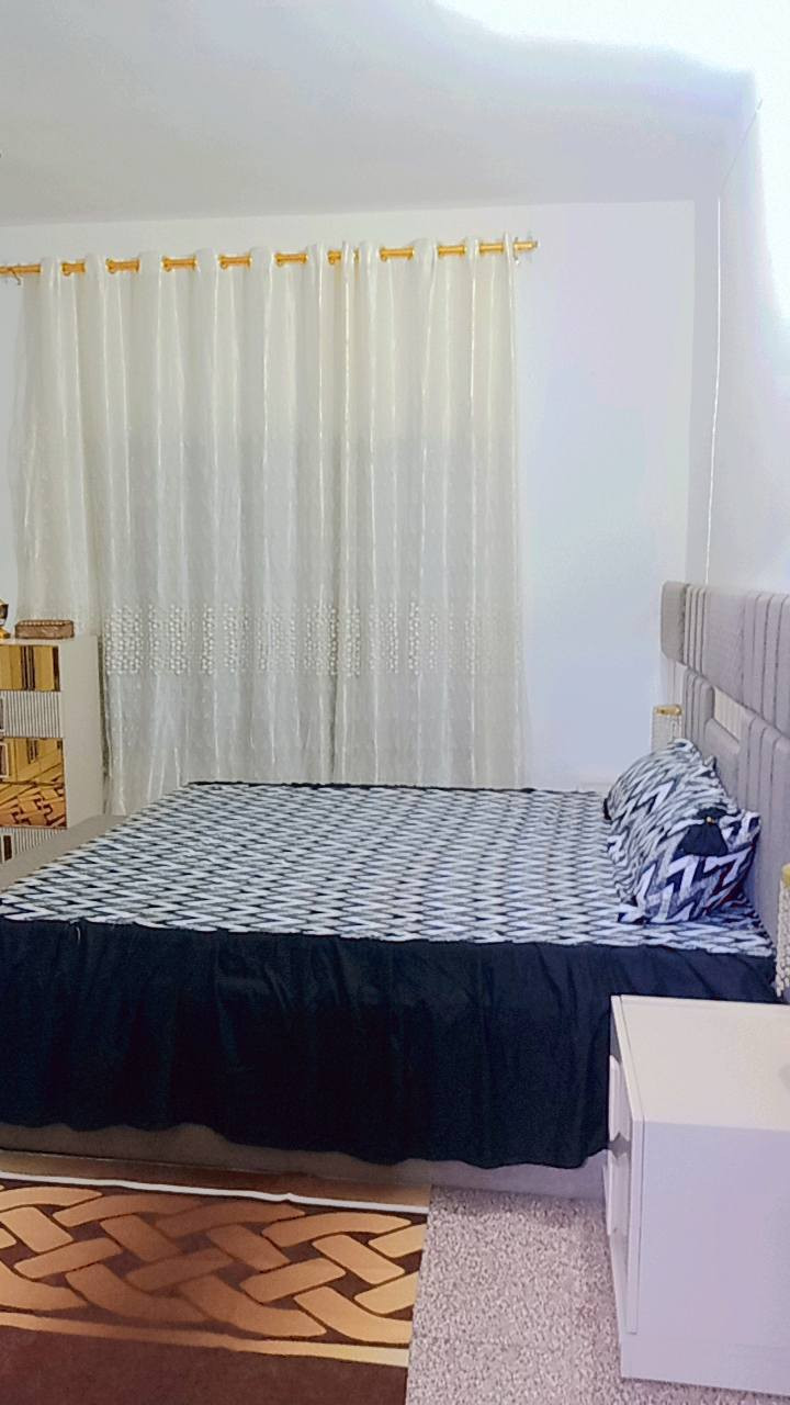 بيت للبيع طابو صرف مساحه 210                                                    يحتوي على غرفتين صاله أستقبال مطبخ صحيات ممرات خلف البيت تفاصيل أكثر خاص


**إذا كنت صاحب هذا الإعلان وتريد حذفه لأي سبب، رجاءا أرسل رسالة إلى الدعم الفني**