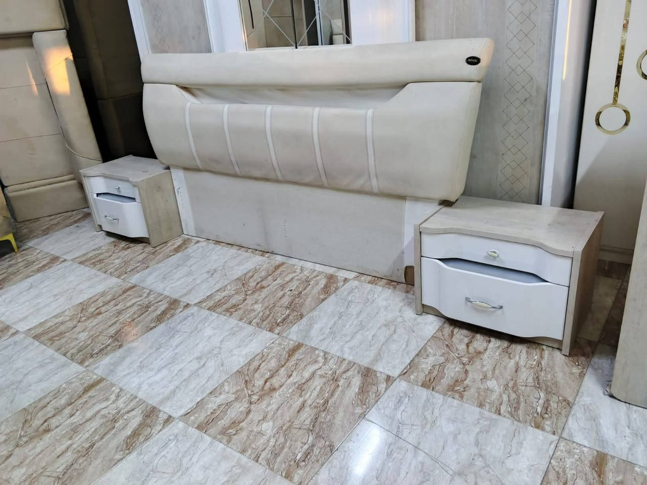 غرفة سلايت 8 قطع 
للاستفسار ***********
