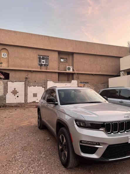 جيب هايبرد كلين تايتل مكفولة كفالة عامة. ماشيه 47 الف  سيارة جديدة للاخير شخطة مبيها موديل 2024 دون حادث دون كلشي فول الفول كشنات جلد تحكمات ستيرن شفتات سرعة بناروما فول الفول رادار امامي خلفي جانبي كامرات 360 درجة محرك 4 سلندر 2000 تيربو سياره تخبل للأخير وحلوة لونها (سَلڤر) بالعافيه على ياخذها سعرها 350$ فول الفول سيارة جديدة وكلش حلوه.❤️
للأستفسار *********** واتساب
