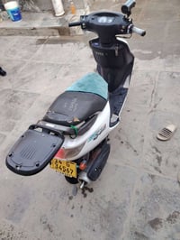 لبيع 1.دراجه فراشه نثيه 2.لون ابيض 3.الدراجه بلاد ما مفتوحه 4.لايتات ز...