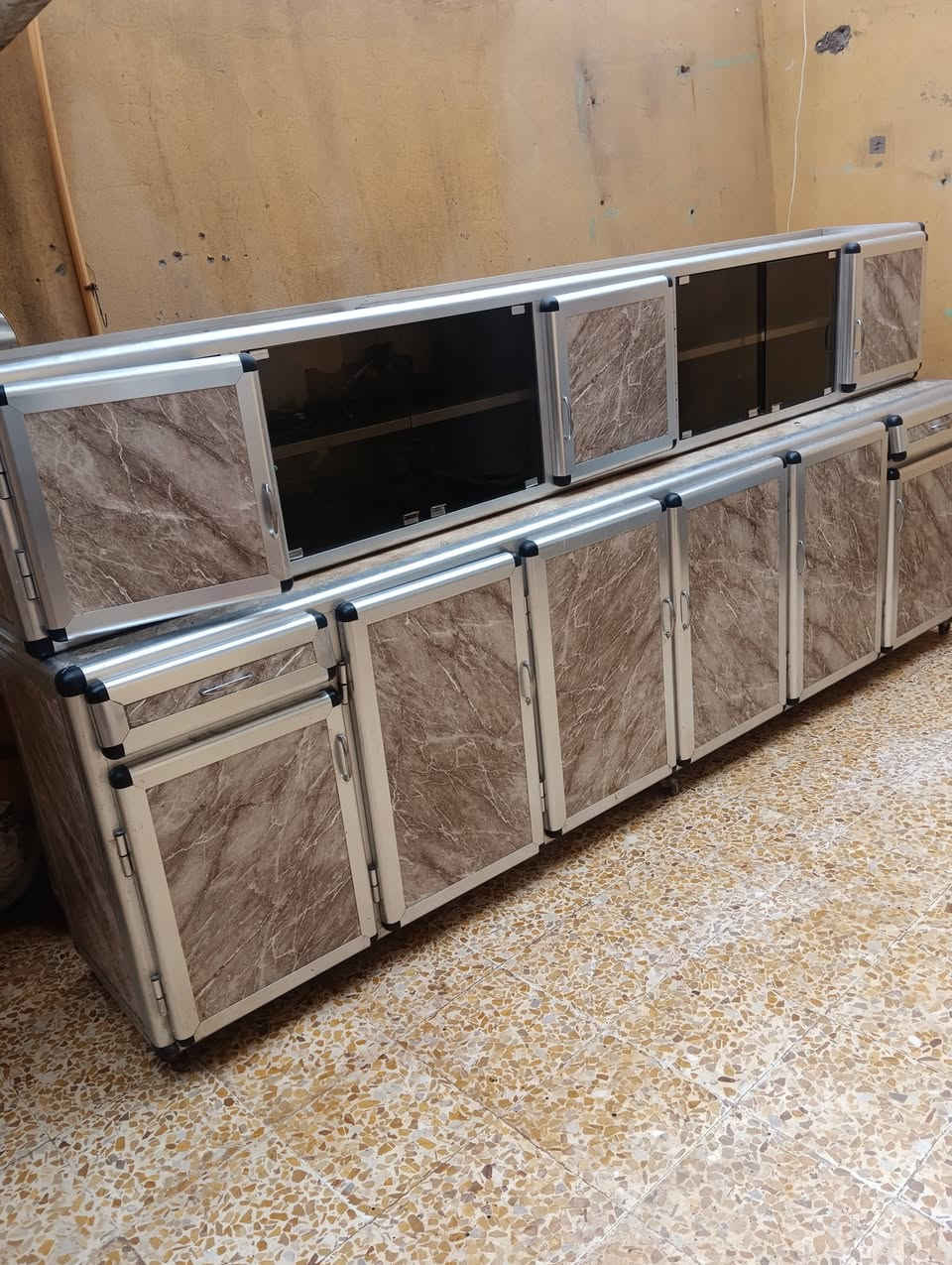 كاونتر للبيع 3 امتار نظيف حيل سعر 225الف حي الانتصاب شارع 60 قرب جامع الغرباء
***********
