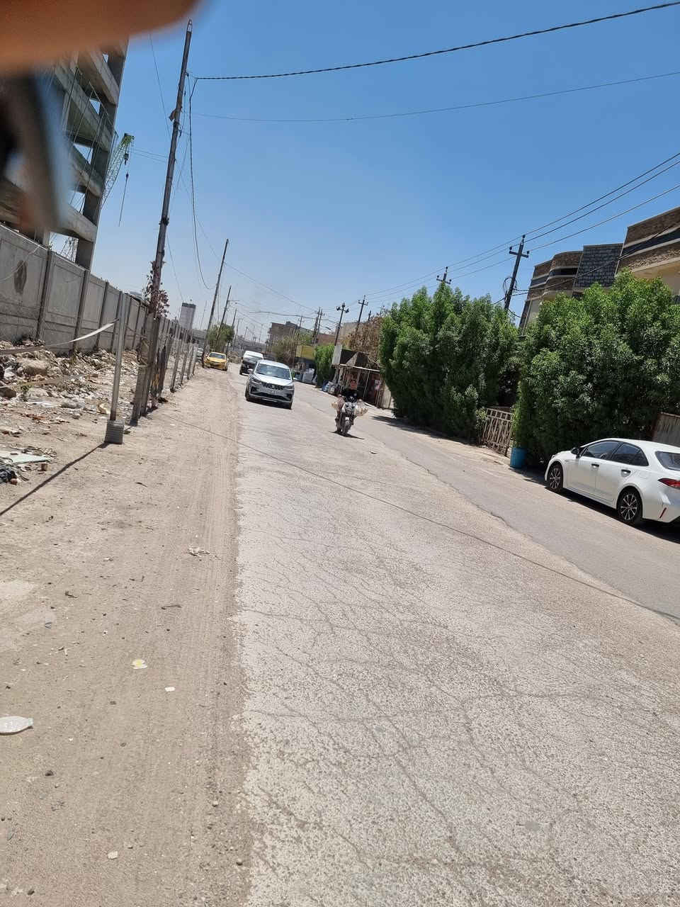 عيادة طبيبين...
طابق ارضي على الشارع الحولي الوشاش البيجية يحتوي على صالة انتظار كبيرة وغرفتين لاطباء ومطبخ وحمام . رصيف ٣ م حديقة امامية . مثالي لعيادة طبيبين ...
للاستفسار 07903218u74 - ***********
