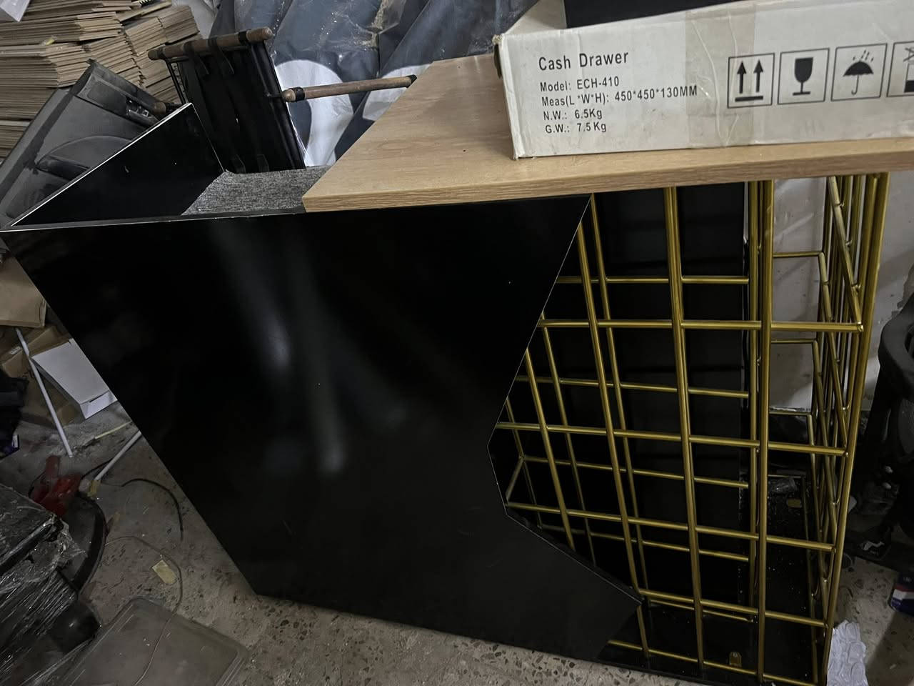 ميز كاشير اخو الجديد ، نظيف اخو الجديد 
مكان بغداد - حي الجامعة . 
١٠٠.٠٠٠


**إذا كنت صاحب هذا الإعلان وتريد حذفه لأي سبب، رجاءا أرسل رسالة إلى الدعم الفني**