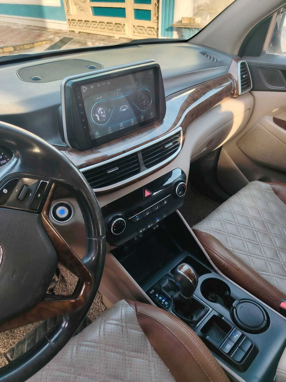 توسان موديل 19 بابل خليجي ماشيه 95 السياره بأاسمي بيه بارد موضح بالصوره باب عكس السايق كفاله من گير ومكينه السعر 196 وبيه مجال مكان السيارة بابل القاسم 
الاستفسار ***********
