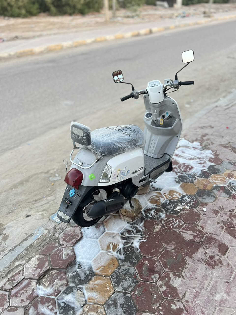 سلام عليكم دراجه بوليس حاويه للبيع دراجه كفاله عامه مامفتوحه كل ع وضع البلاد كلشي شغال بيه نكره سلف لايت عالي ناصي أشاير دراجه مال جناي المايعرف اسعارهن لا يتصل باقي تفاصيل ع رقم 
***********
