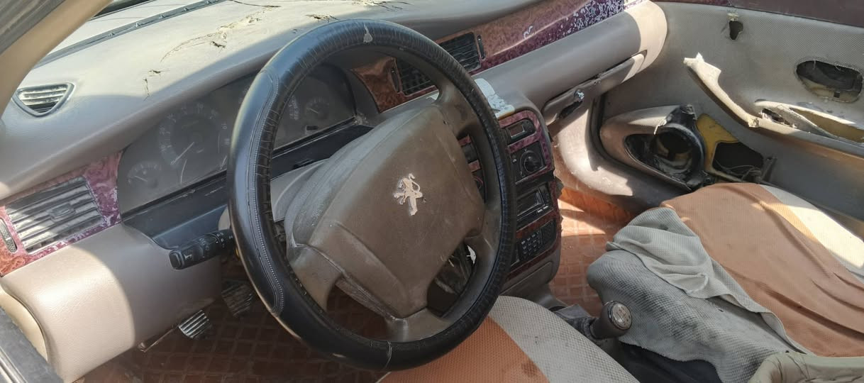 سلام عليكم سمند موديل ١٣بدون تحويل مكينه وكير مكفولات يرادله ترتيبات هامليها رايده ب١٠ورقات وبيها مجال مكاني بغداد المدائن ***********
