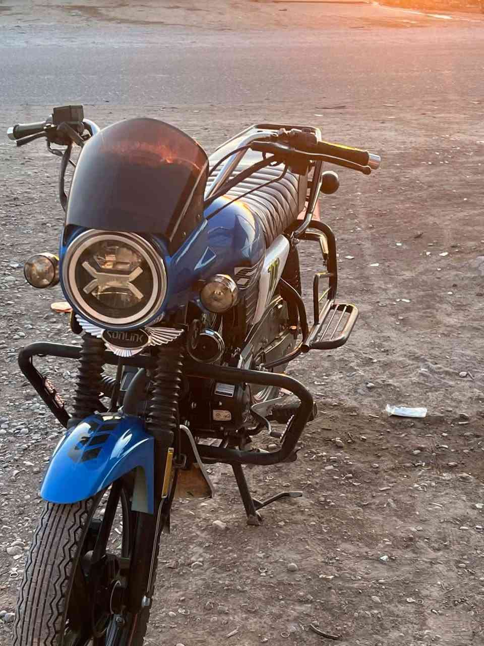 السلام عليكم ورحمه الله وبركاته شباب دراجه للبيع دايون شركه سونك دراجه جديده وخير من الله تجي تشوف بعينك اي نقص مابيهه اخو الجديد موديل 24 اوراق سحب مكان الدراجه منصوريه الجبل السعر خاص***********
