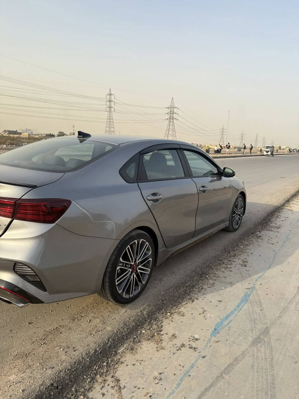 فورتي2024 GT فول مواصفات بدون رقم  صور الحادث مرفقه بالصور
🟢بصمه ابواب وتشغيل ع بعد 

🟢فتحه سلايد

🟢محرك 1600 توربو يعني طياره دبل كلج 7نمر دبل كزوز 

🟢لايت لد امامي خلفي

🟢سستم سماعات 🔊 هارمن

🟢اوتو هولد سايد بريك دكمه

🟢شاشه كبيره كاميرا

🟢حساسات امامي خلفي 

🟢رادارات جانبي 

🟢توقف ذاتي 

🟢تحديد مسار 

🟢رادار امامي خلفي 

🟢قياده ذاتيه

تبريد قطعتين

مقاعد تبريد تدفئه 

كرسي كهرباء

🟢قطع المسافه/ الف 9 ميل يعني زيرو 

🟢صندوق بصمه ذكي 

🟢اناره ترحيب عند الاقتراب

أنارات داخليه دشبول متغيره 

علامة الGTبدشبول وبلكشنات

أعلى فئه يعني واحد ع واحد 

🟢وبعد هواي مواصفات ما مذكوره 

السياره جاهزه من كلشي 

جاملغ الايمن والبنيد تبديل
 وبارد جاملغ اليسره وباب الصدر بارد

السعر 145 وبي مجال بسيط 

بغداد الدورة  مدخل الصحة 

***********
