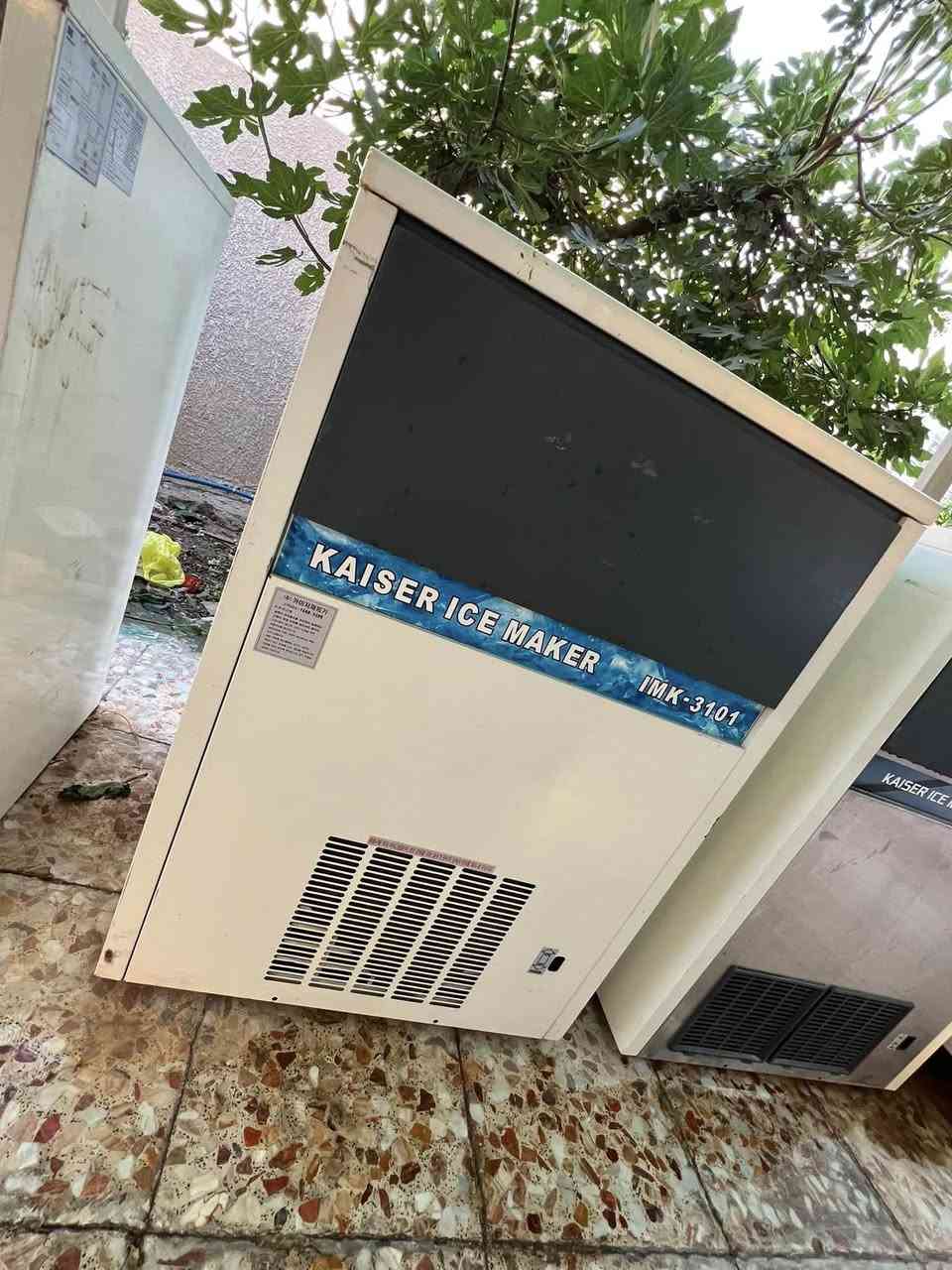 وصول مكاين ثلج بلوري صناعة كوري انتاج 100كيلو في اليوم الواحد اخو الجديد كلش نظيفات وبشرط الفحص مكاني بغداد الاستفسار ***********
