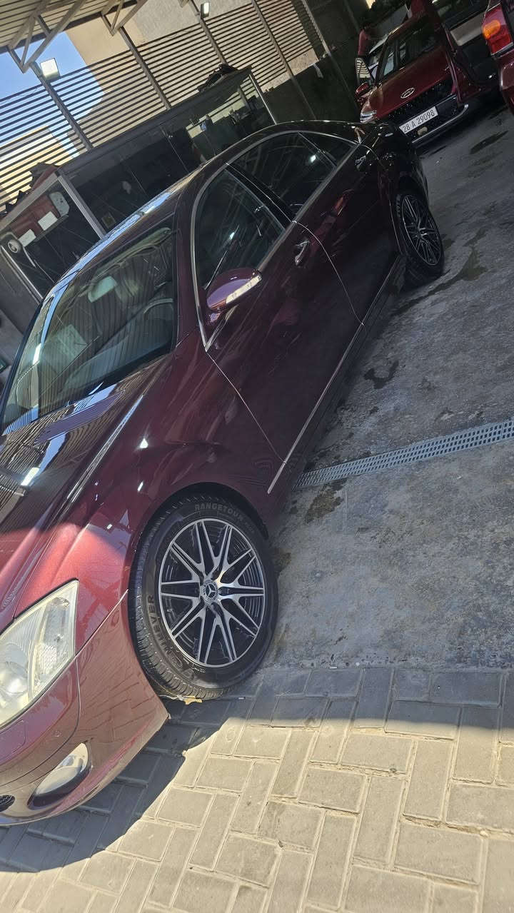 مارسيدس s500 2006للبيع
4 بيبان شفط 

جنطه شفط 

5 بردات 

السيارة جكات تصعد وتنزل 

وارد ياباني 

مكفولة من الضربة 

مكينه 5000 v8 

تدفئة بالكشنات الأمامية والخلفيه 

الكشنات الخلفيه تحكم كهربائي 

تبريد 3 قطع منفصل الامامي تحكم وحد والخلفي تحكم وحد 

خزن ميموري 

وبعد بيها هواية مواصفات معروفه ال s 
بيها صفحه كلير فقط بدون معجون او حادث باليابان 

180 وبيها مجال 

ملاحظة السيارة مابيها ولا جك مشتغل وماشية 103000
***********
