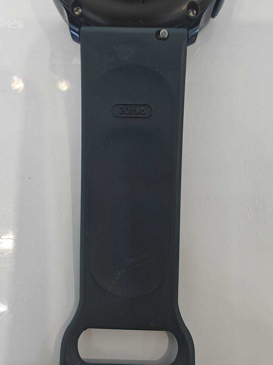 للبيع ساعة Samsung Galaxy Watch Active
ساعة ذكية أصلية بحالة جيدة جداً، استعمال خفيف ونظيفة.
المواصفات:
شاشة Super AMOLED قياس 1.1 إنج بدقة 360×360
معالج Exynos 9110
ذاكرة 768MB RAM وسعة تخزين 4GB
بطارية تدوم تقريباً يوم إلى يومين حسب الاستخدام
تدعم GPS لتتبع الرياضة والمشي
تدعم Bluetooth و Wi-Fi و NFC
مقاومة للماء حتى 50 متر
قياس نبضات القلب وتتبع النوم والرياضة
شحن لاسلكي
الحالة: مستعملة ونظيفة بدون مشاكل.
الملحقات:
الشاحن
سيرين للساعة: واحد لارج وواحد سمول
💰 السعر: 70 ألف دينار
🚚 يوجد توصيل إلى كافة المحافظات
للتواصل خاص.


**إذا كنت صاحب هذا الإعلان وتريد حذفه لأي سبب، رجاءا أرسل رسالة إلى الدعم الفني**