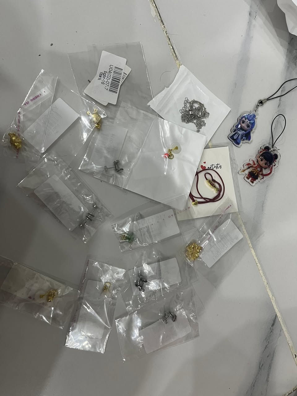 عندي شعلةً أكسسوارات فضة مختوم s925 و4 كلايد stainless  وتعاليك كل قطعة وزنها ثكيل مو خفيف  اليريدهم يقيّم سعرهم وياخذهم


**إذا كنت صاحب هذا الإعلان وتريد حذفه لأي سبب، رجاءا أرسل رسالة إلى الدعم الفني**