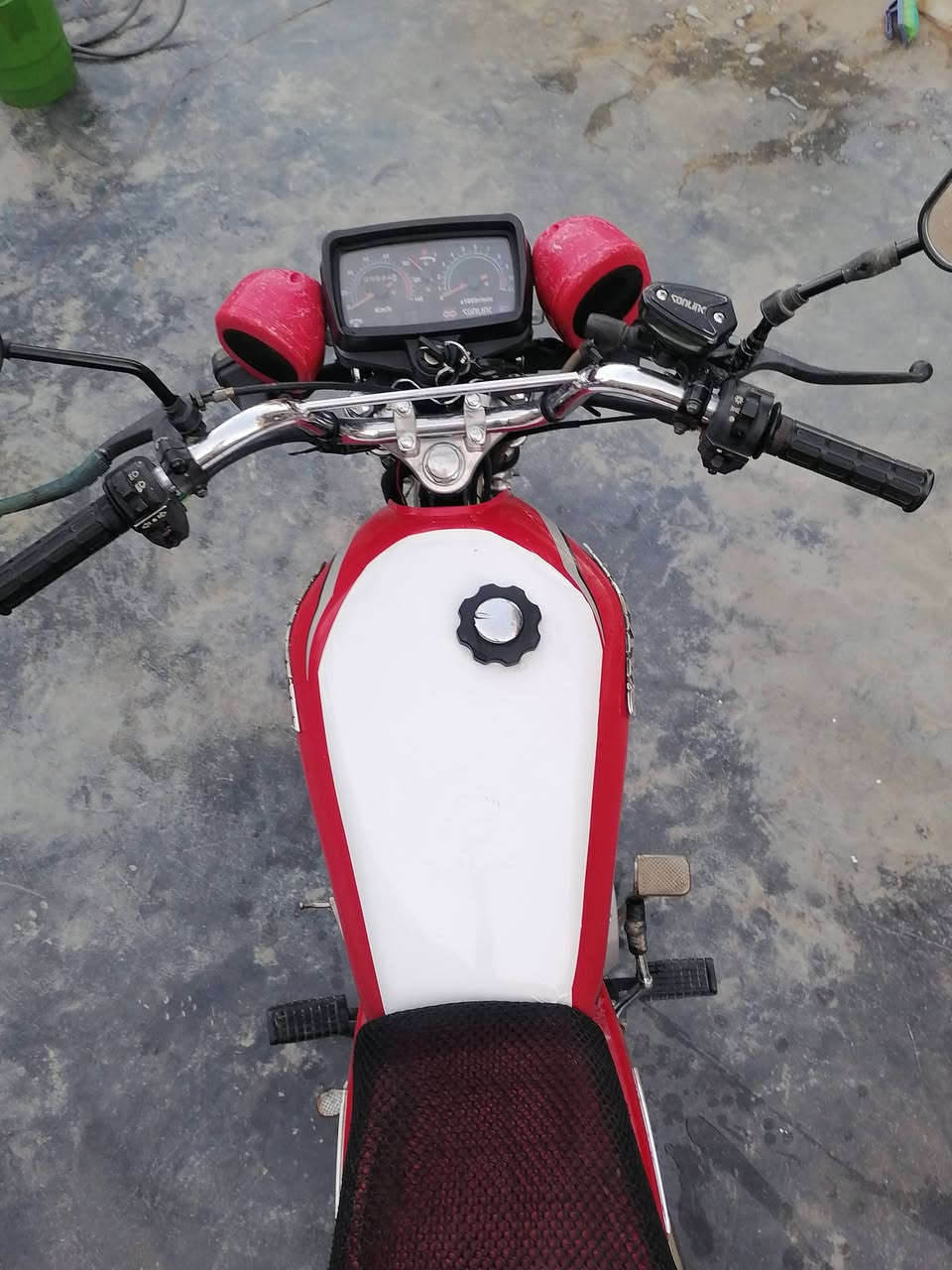 دراجه سولنك 2023 للبيع ويرهم مراوس حسب القناعه محركه ما مودوده عليه سبانه  دراجه ممكاني القائم حصيبة *********** ملاحضه الدراجه بل واقع احله من الصوره
