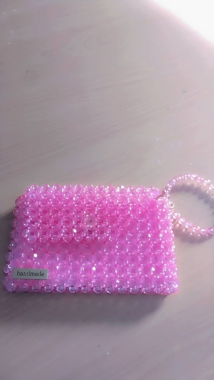 تفاصيل صغيرة تصنع اناقه كبيره 
من هدايا عيد معلم نفذت حسب الطلب 
يوجد توصيل لجميع محافظات العراق وداخل هيت


**إذا كنت صاحب هذا الإعلان وتريد حذفه لأي سبب، رجاءا أرسل رسالة إلى الدعم الفني**