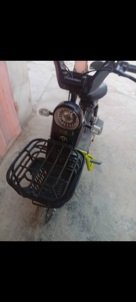 السلام عليكم دراجة شحن لبيع حجم 14 
بطاريات4 
دروعة 
مرايات
تشغيل عن بعد 
السعر 200 مكان بغداد


**إذا كنت صاحب هذا الإعلان وتريد حذفه لأي سبب، رجاءا أرسل رسالة إلى الدعم الفني**