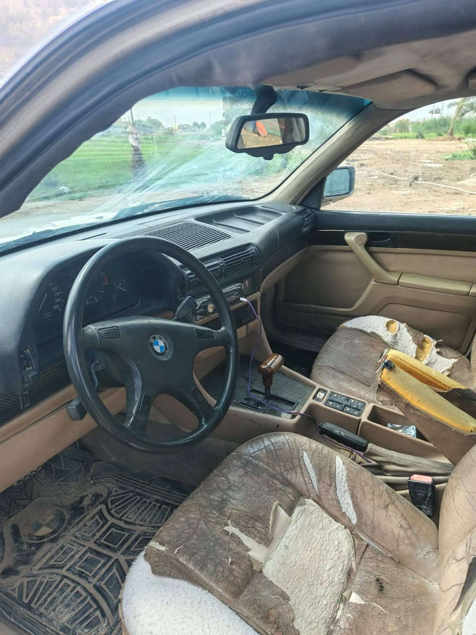 سلام عليكم بيم البيع 730 مكينه وكير جدد مال حاويه غرفته كهرباء حداديه اماميه خلفيه  رقمه انبار الماني سنويه قبل 3اشهر من سقطت ترايك 220 مسطره سياره مكفولة من حادث ودكت جاكوج تبريد كهربائيات كلشي بيه شغال بلادي سعر 28وبيه مجال بسيط مكان بابل حله مركز مدينة ***********
